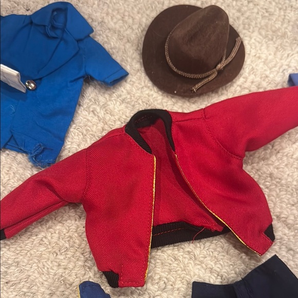 Vintage Ken dolls, clothing and accessories - Picture 2 of 8